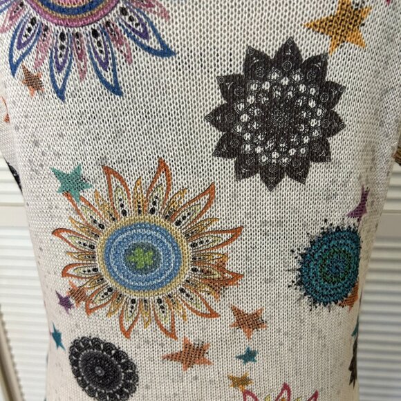 Pretty Colourful Lightweigh Sweater: Size S - Picture 10 of 12